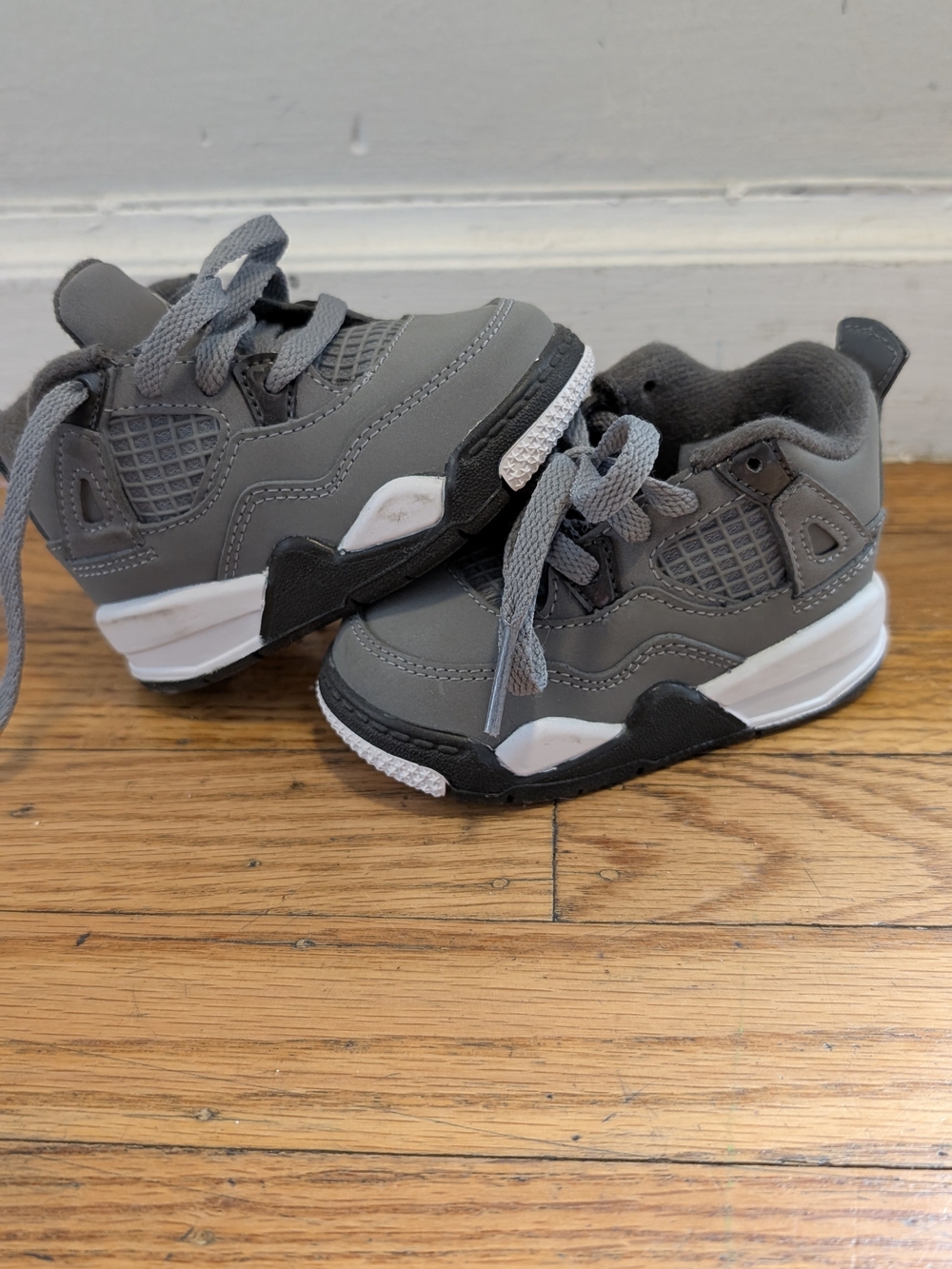 Jordan Toddler Retro 4 Size 4C Grey Sneakers